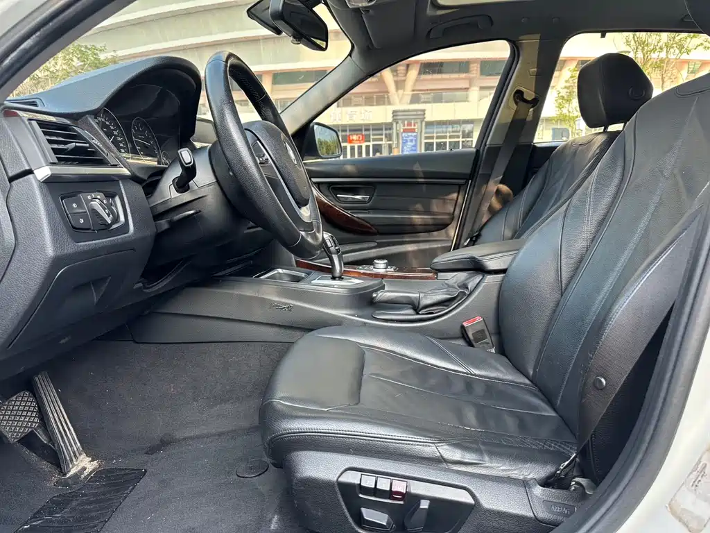 BMW 3 Series — миниатюра 8