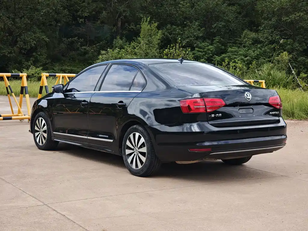 Volkswagen Sagitar — миниатюра 7