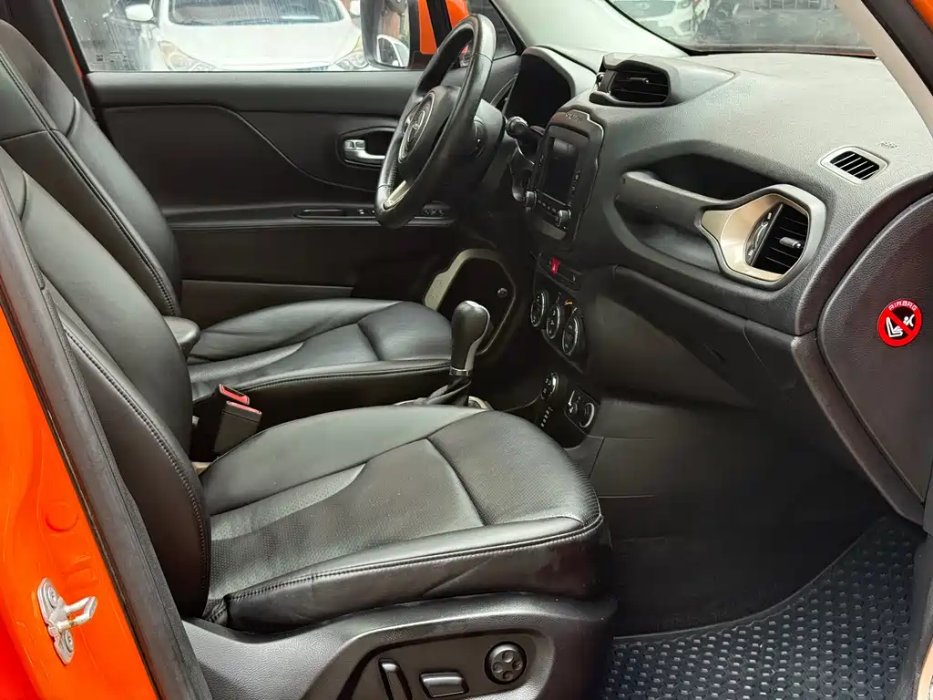 Jeep Renegade — миниатюра 7