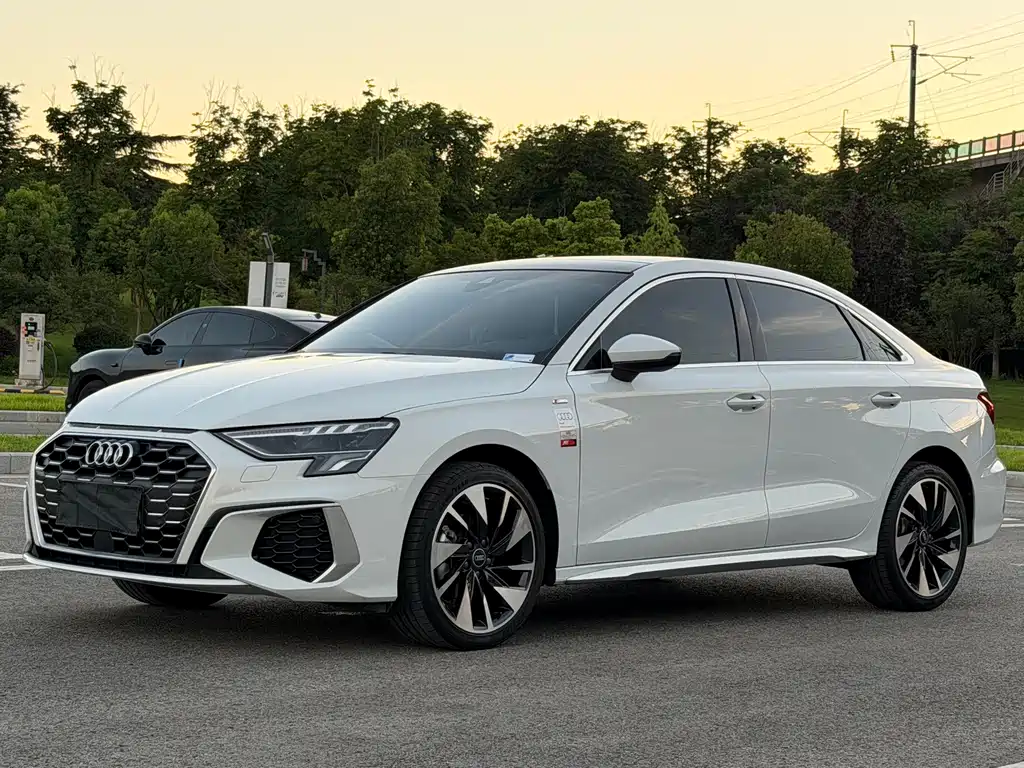 2023 Audi A3 - zdjęcie 1 z 16