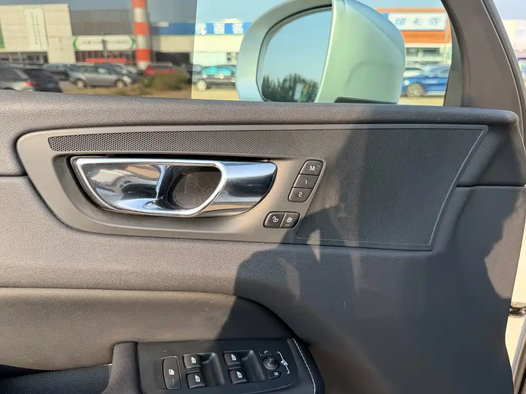Volvo XC60 — миниатюра 16