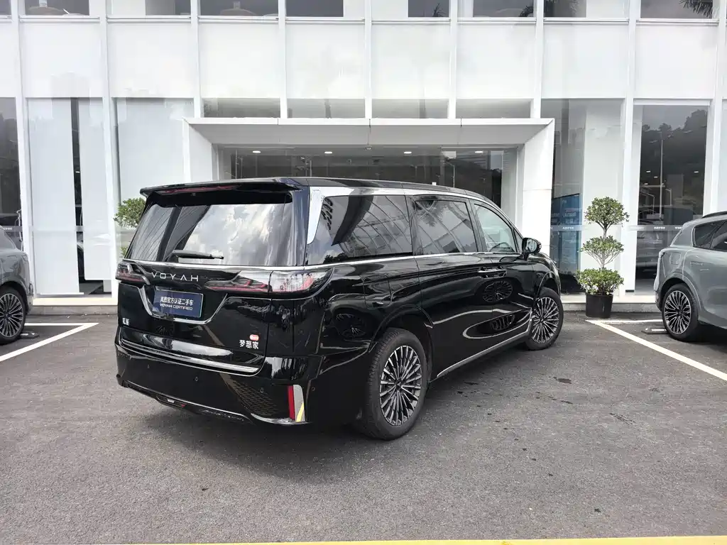 VOYAH Dreamer — миниатюра 7
