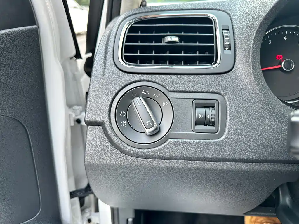 Volkswagen Polo — миниатюра 16
