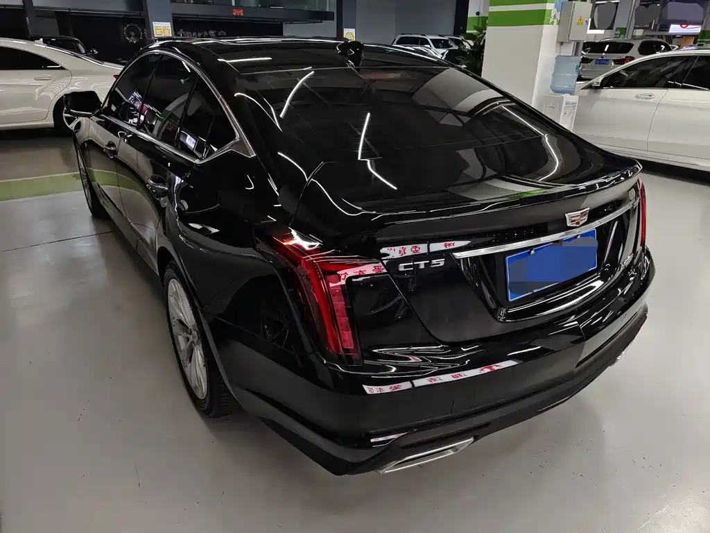Cadillac CT5 — миниатюра 6