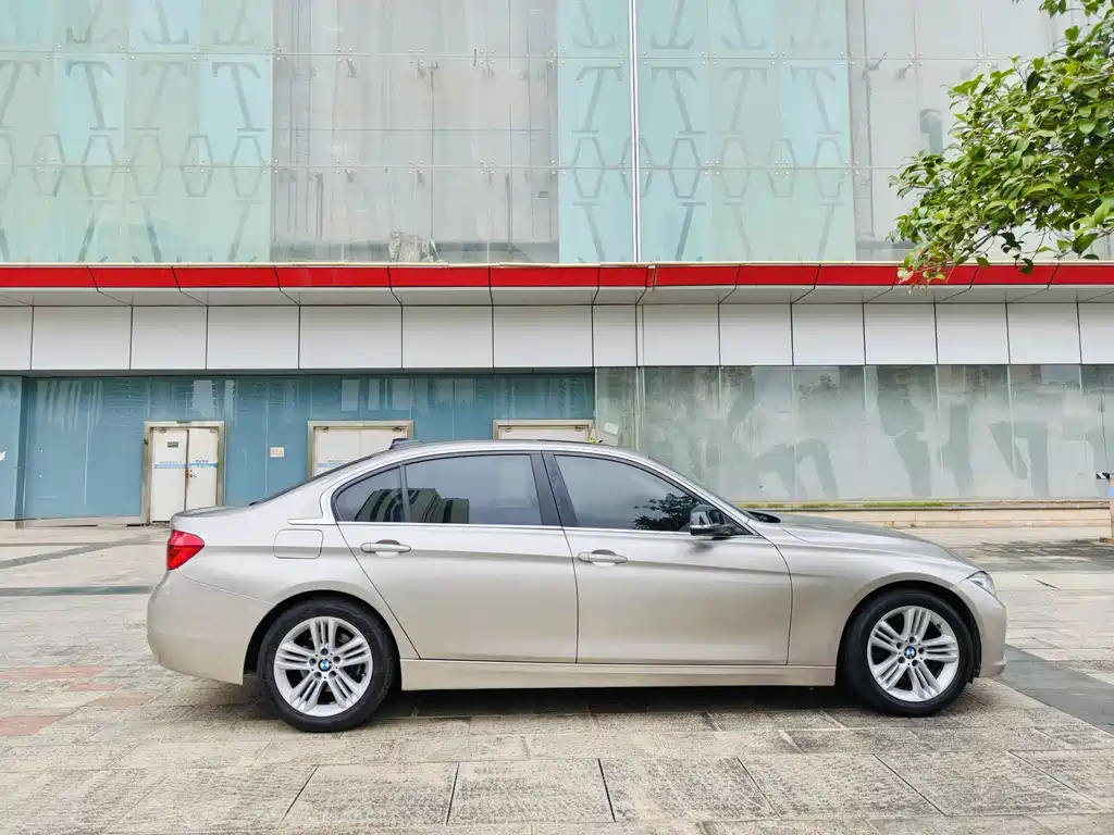 BMW 3 Series — миниатюра 7