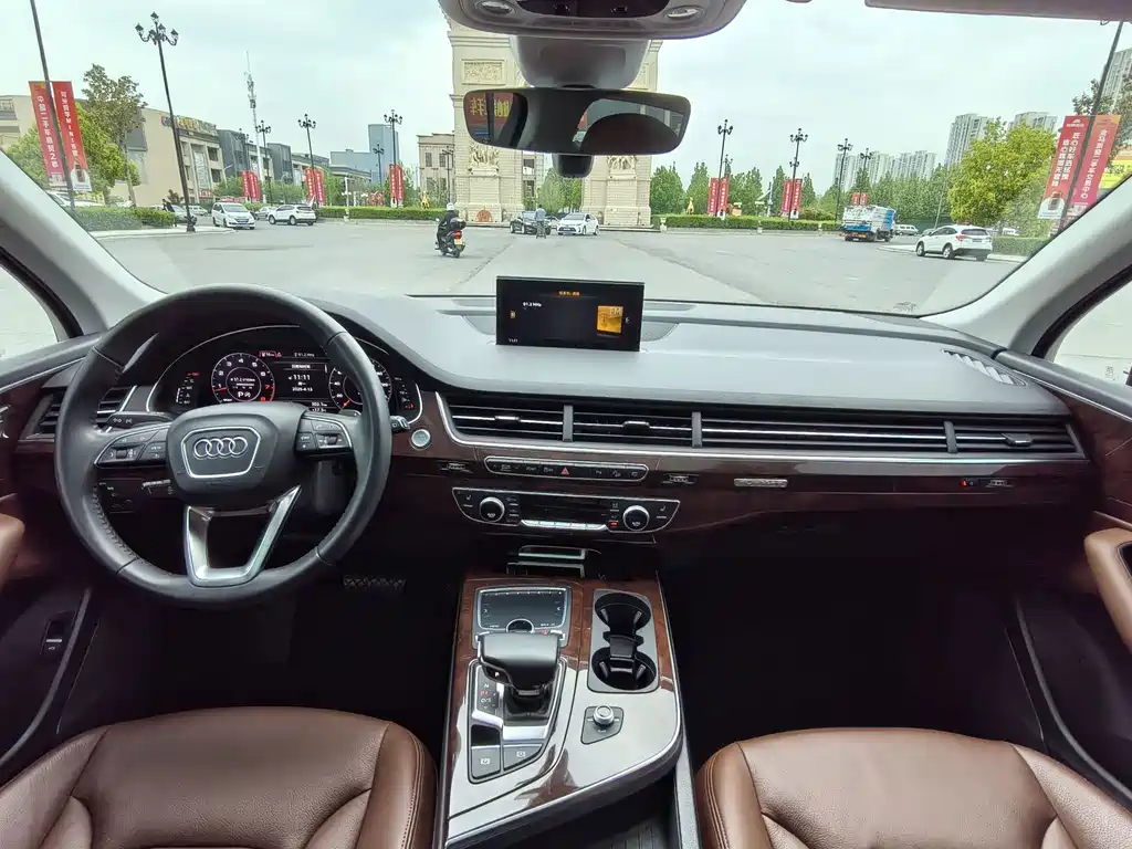 Audi Q7 — миниатюра 8