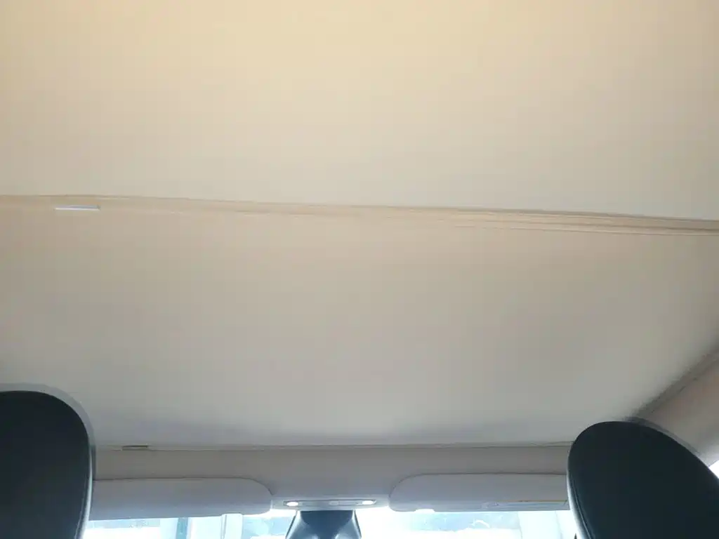 Tesla Model Y — миниатюра 18