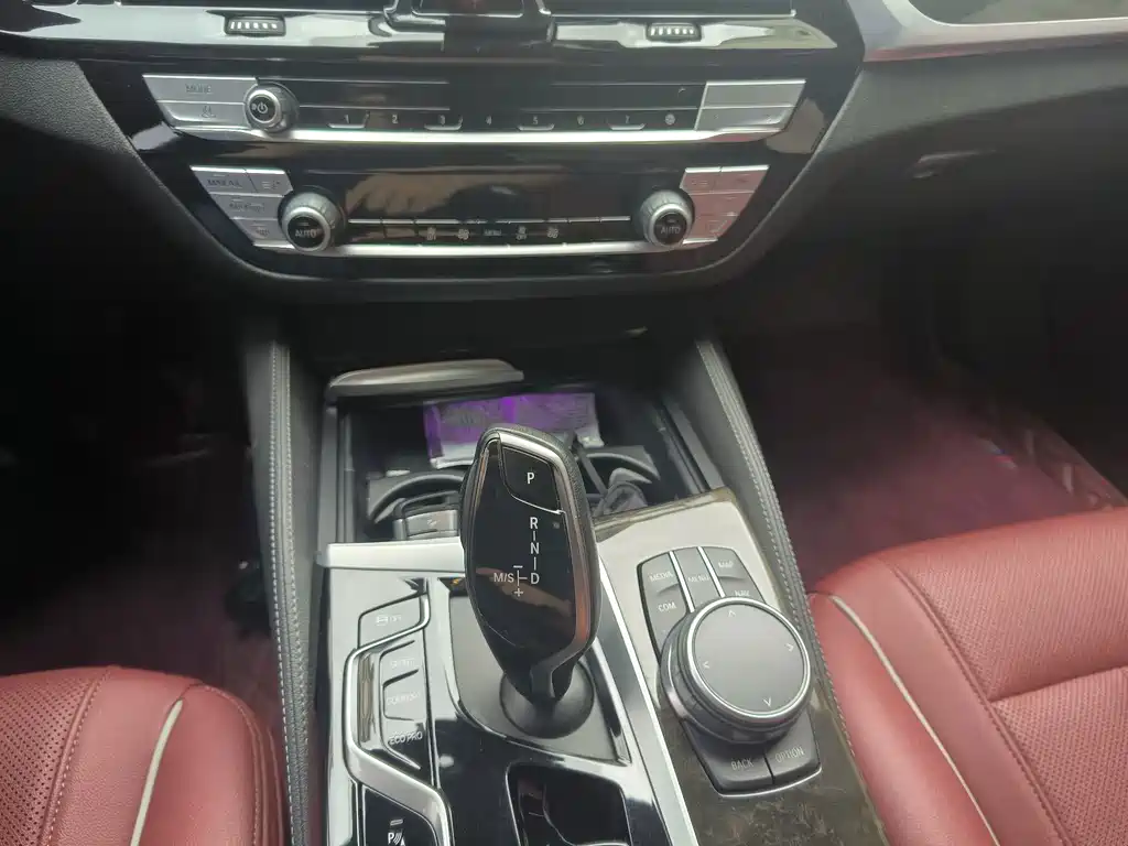 BMW 5 Series — миниатюра 22