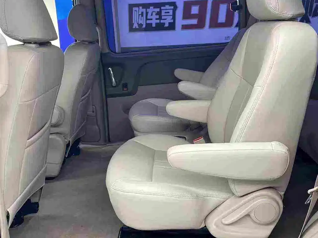 Buick GL8 — миниатюра 6