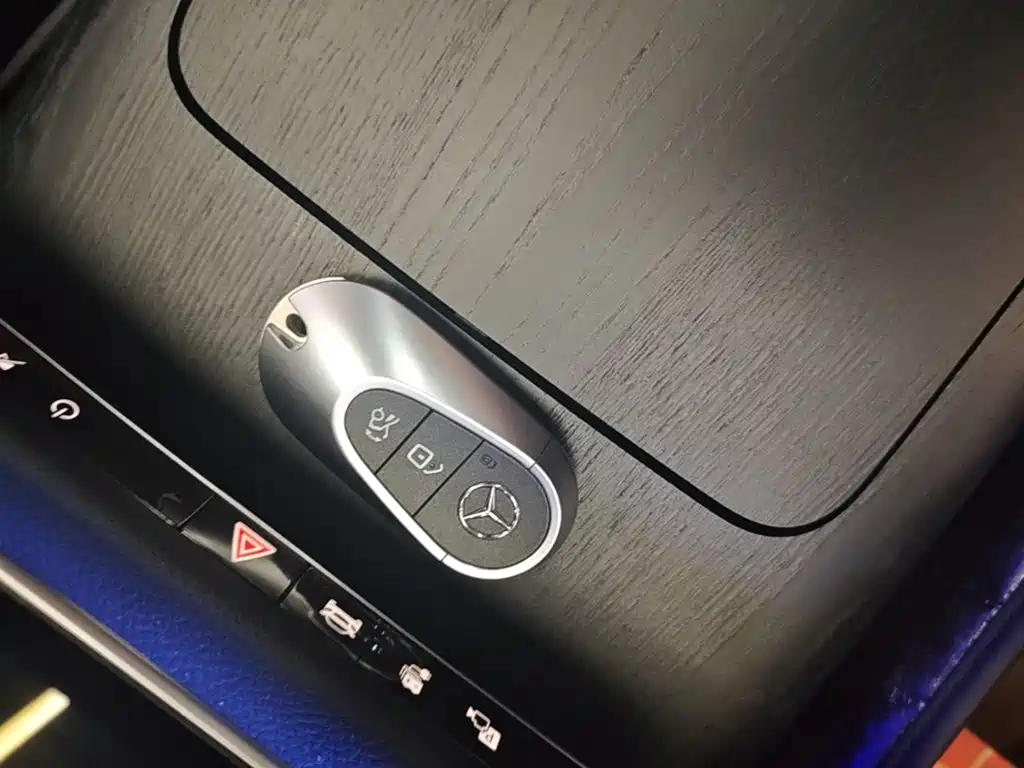 Mercedes-Benz E-Class New Energy — миниатюра 9