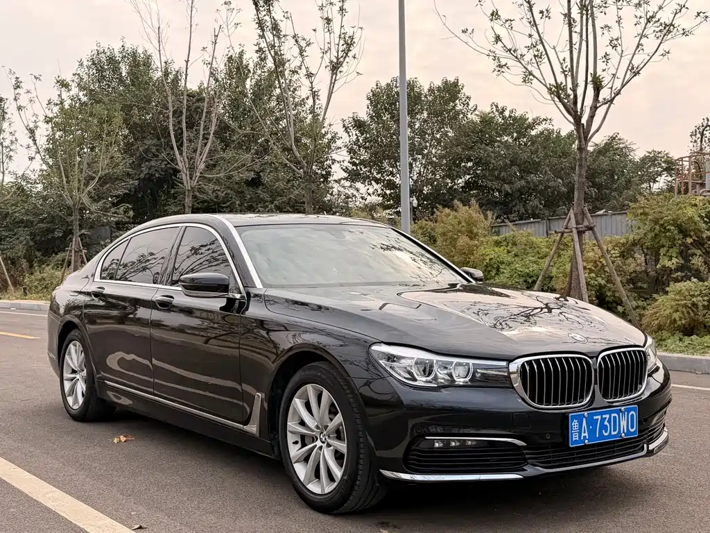 BMW 7 Series — миниатюра 3