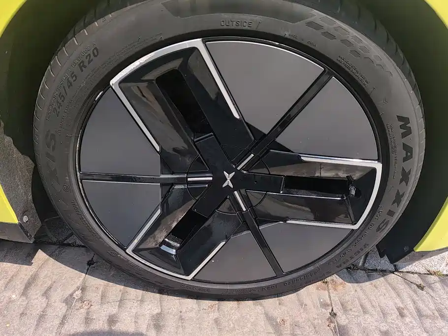 XPeng P7 — миниатюра 6