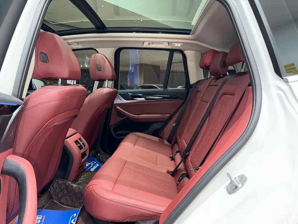 BMW iX3 — миниатюра 8
