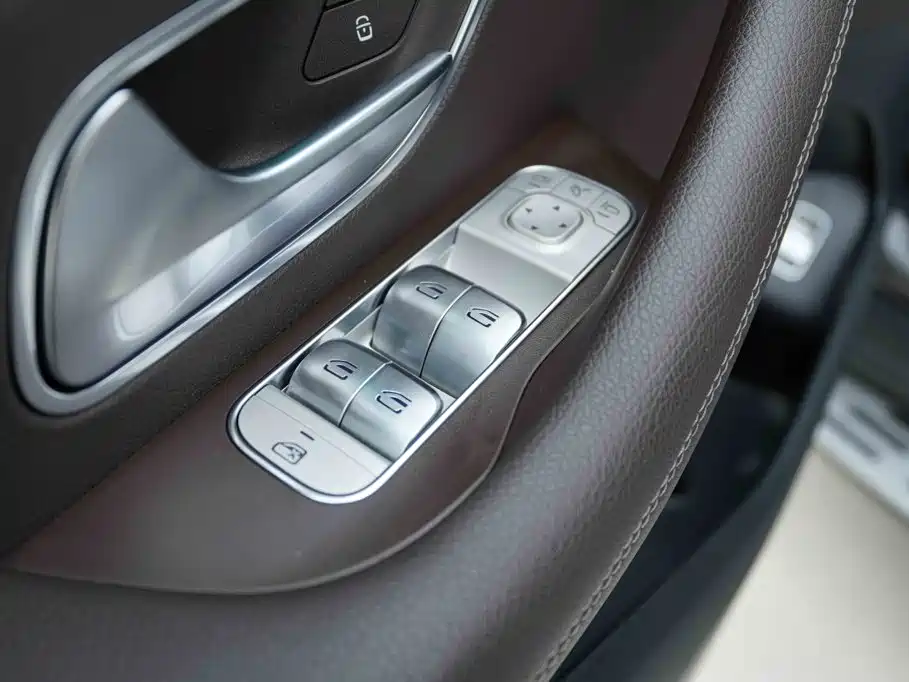 Mercedes-Benz GLS — миниатюра 10