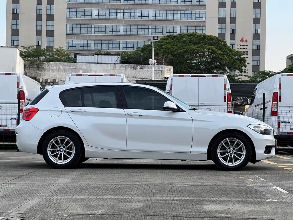 BMW 1 Series (Import) — миниатюра 13