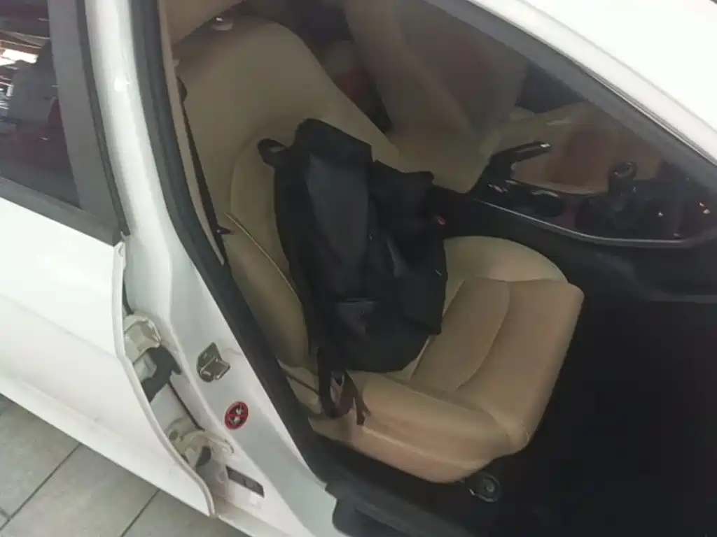 Geely Emgrand — миниатюра 25