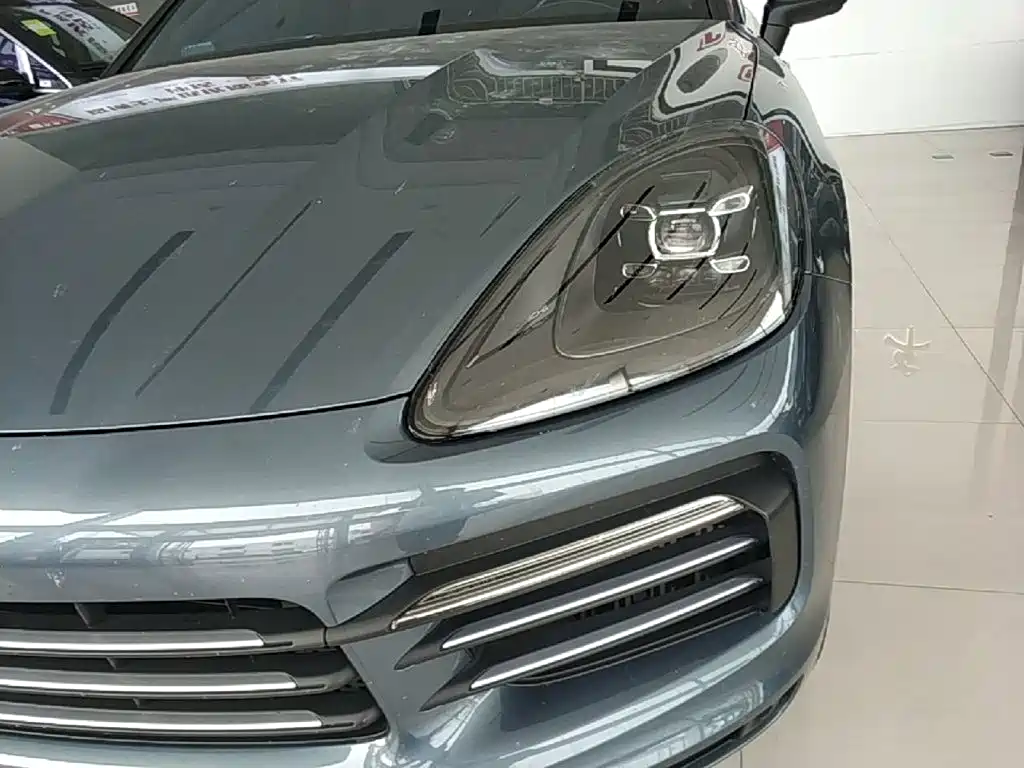 Porsche Cayenne — миниатюра 24