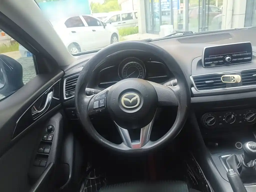 Mazda 3 Axela — миниатюра 11