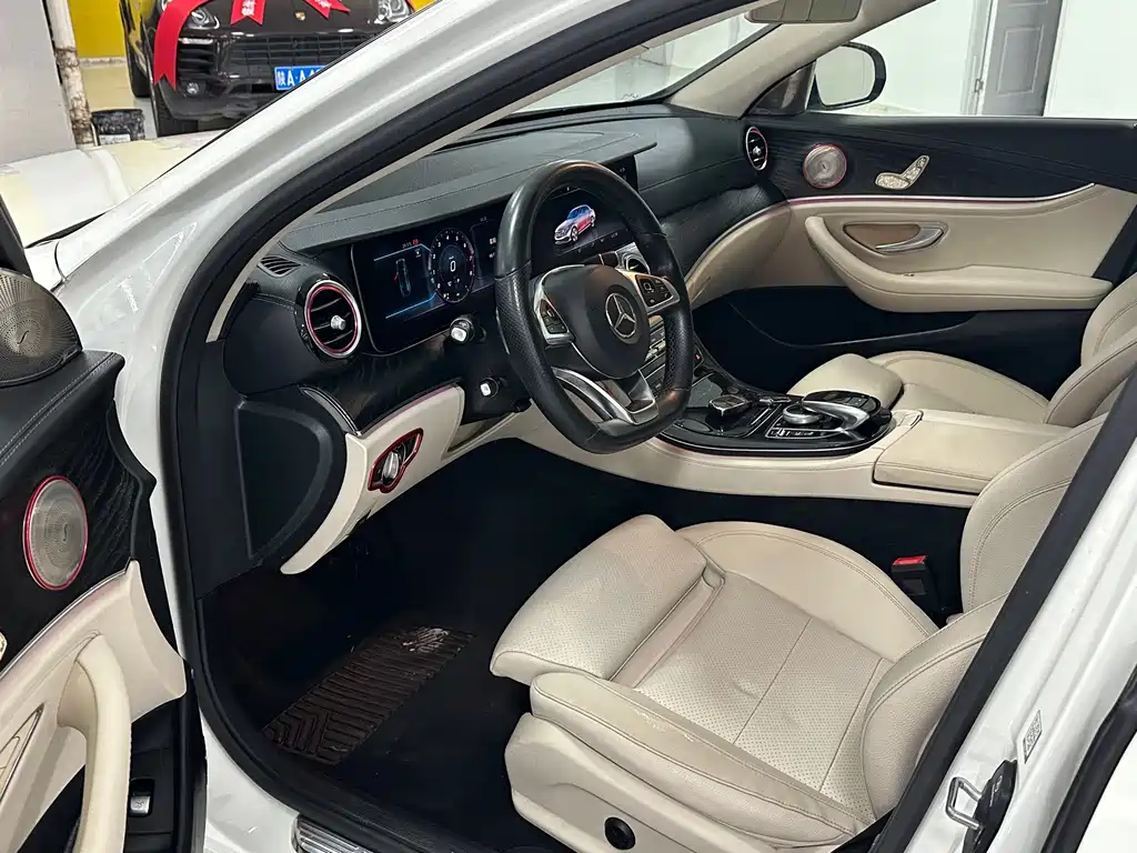 Mercedes-Benz E-Class — миниатюра 4