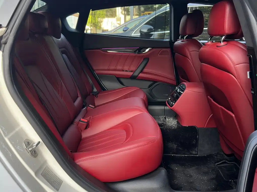 Maserati Quattroporte — миниатюра 15