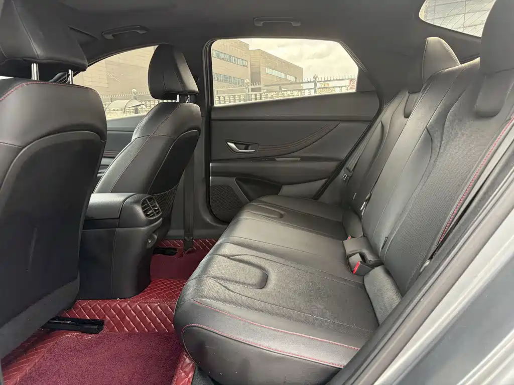 Hyundai Elantra — миниатюра 6