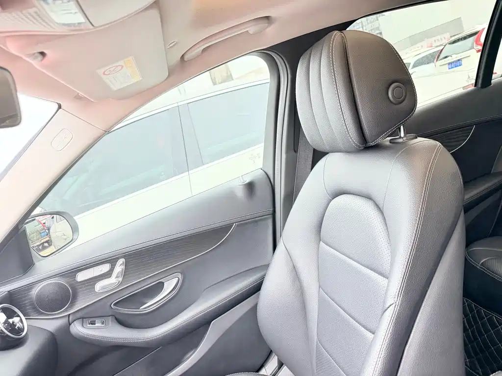 Mercedes-Benz C-Class — миниатюра 10
