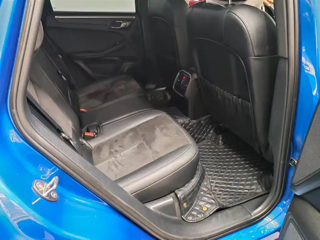 Porsche Macan — миниатюра 7
