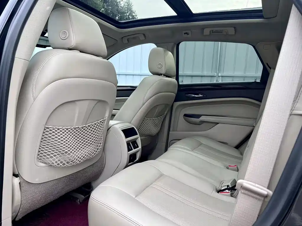 Cadillac SRX — миниатюра 10