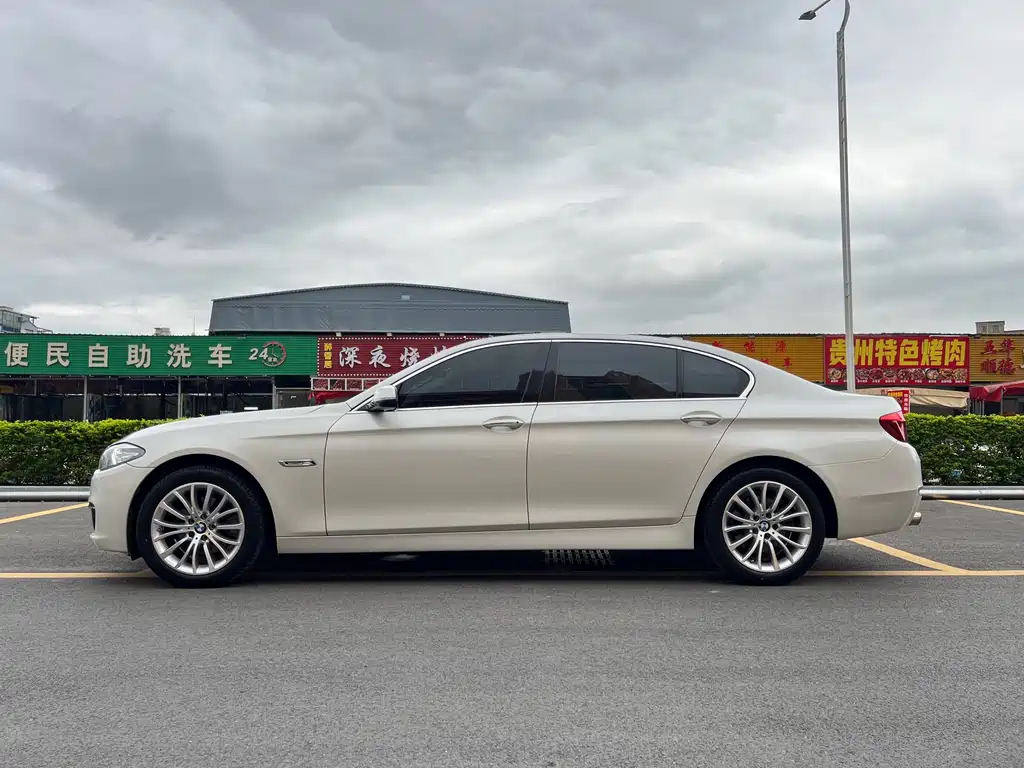 BMW 5 Series — миниатюра 8