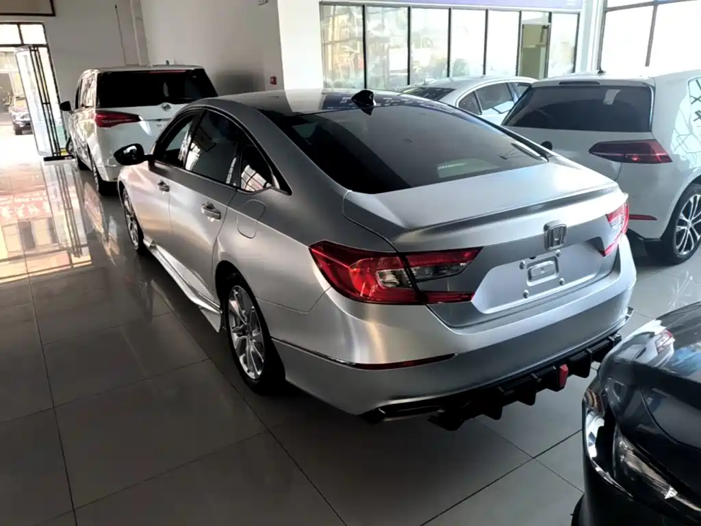 Honda Accord — миниатюра 5