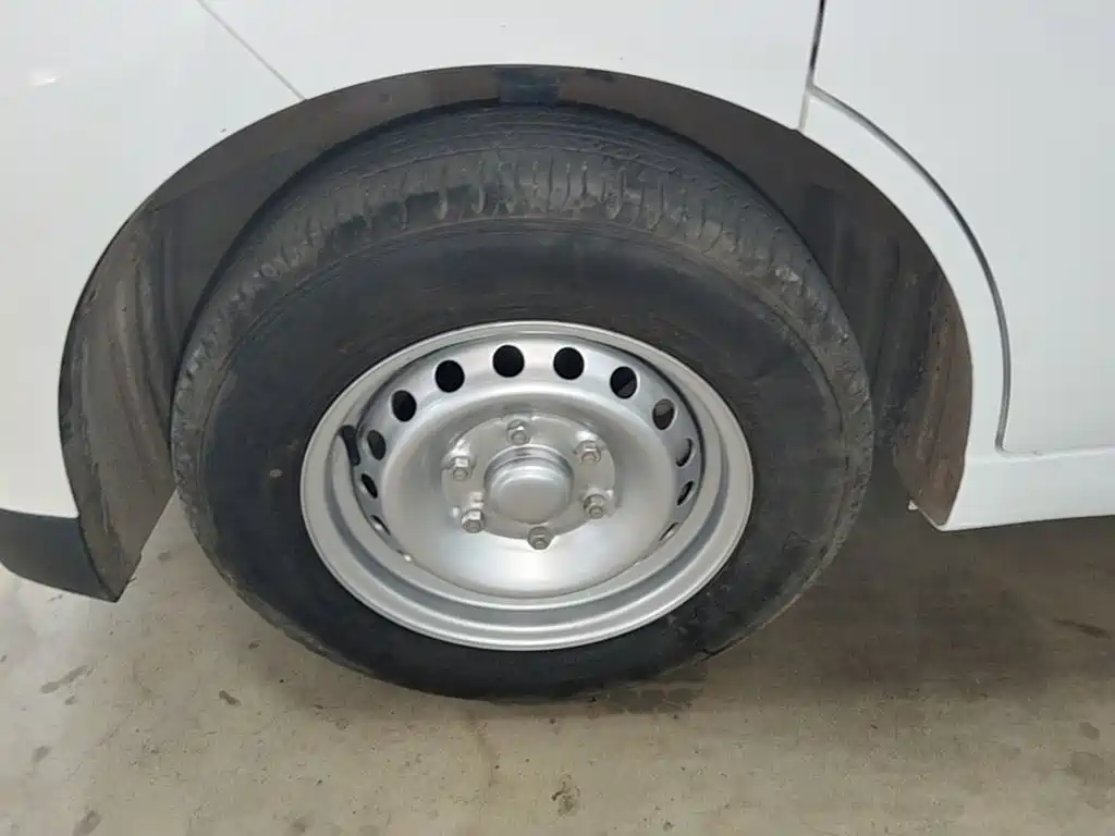 Wuling Yangguang — миниатюра 23