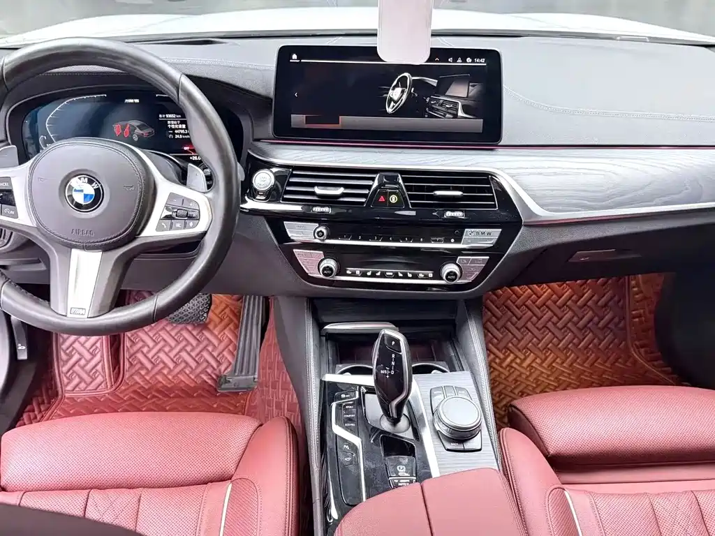 BMW 5 Series — миниатюра 6