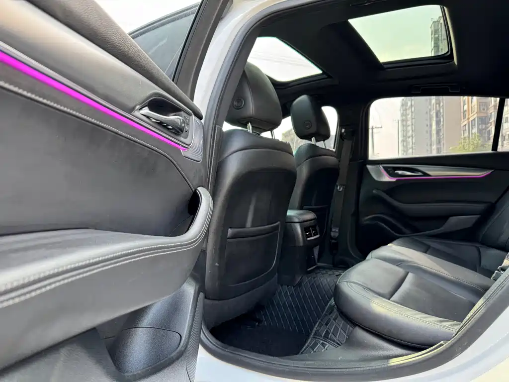 Cadillac CT5 — миниатюра 10
