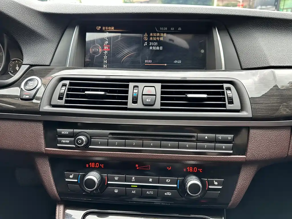 BMW 5 Series — миниатюра 21