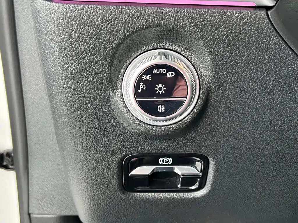 Mercedes-Benz C-Class — миниатюра 23