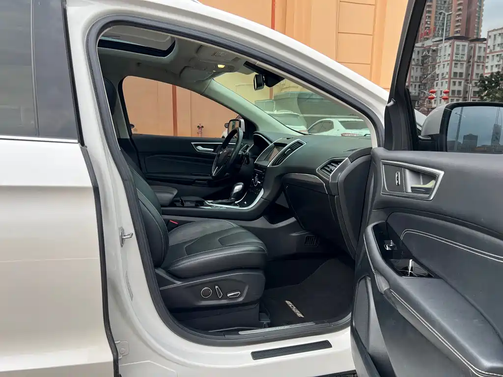 Ford Edge — миниатюра 11