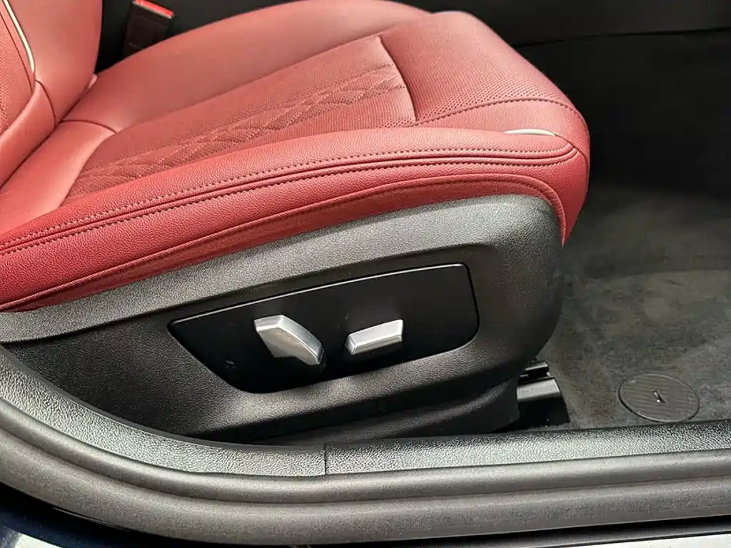 BMW 5 Series — миниатюра 9