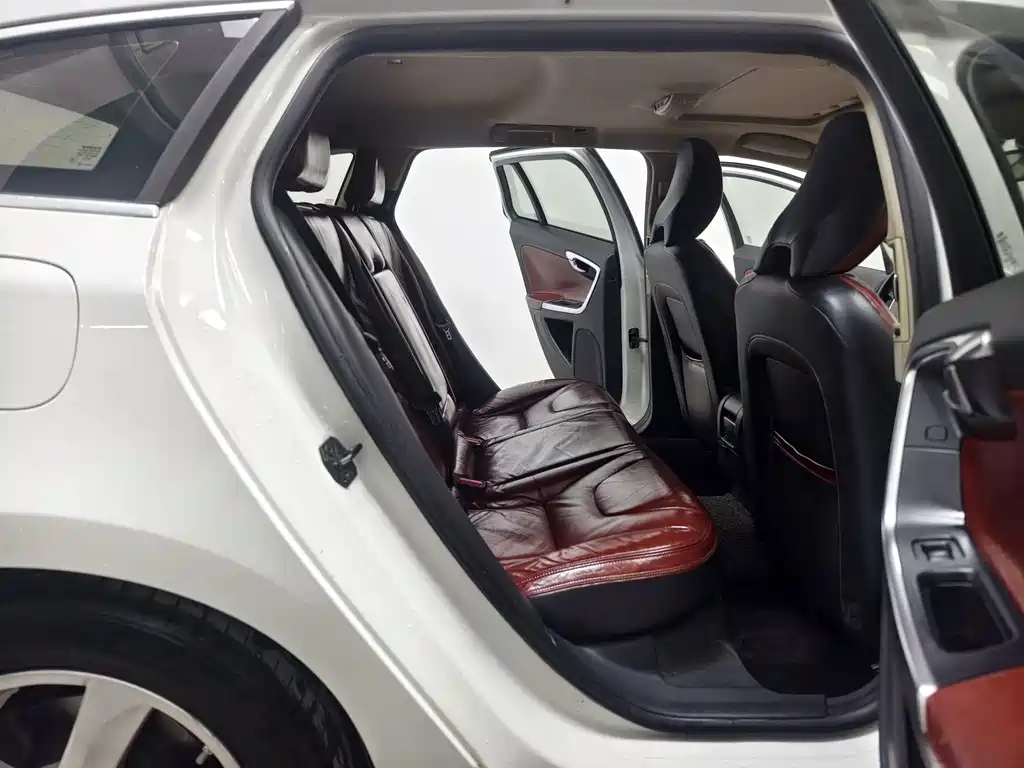 Volvo V60 — миниатюра 15