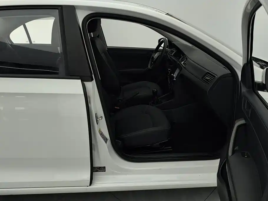 Volkswagen Santana — миниатюра 8