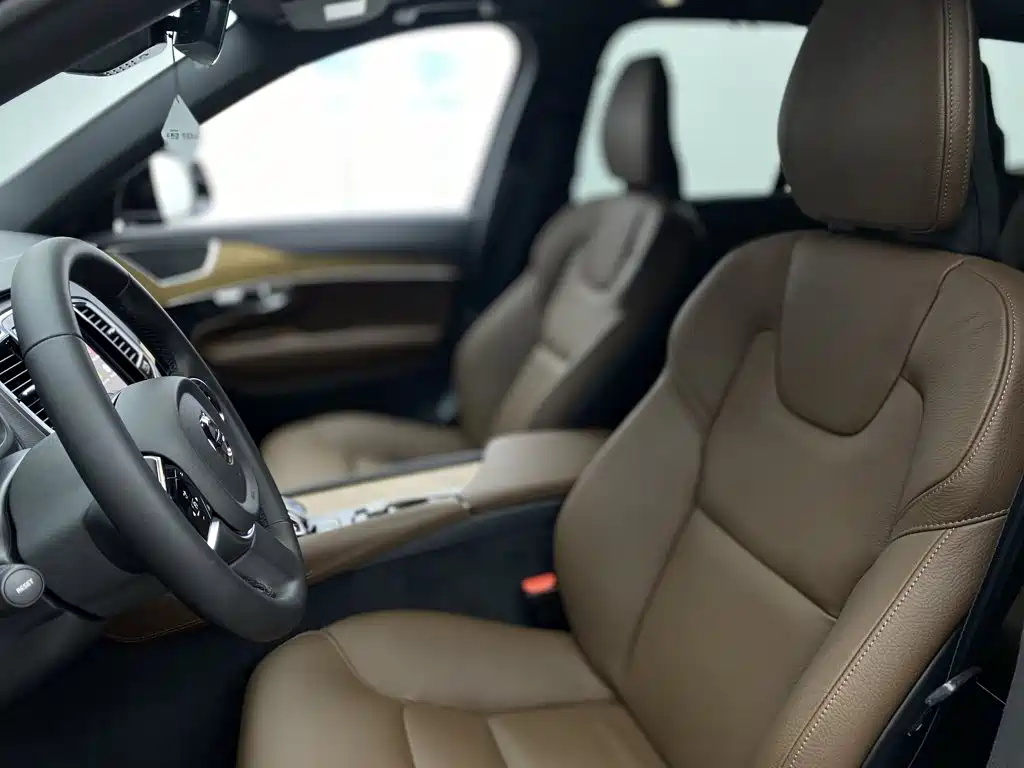 Volvo XC90 — миниатюра 18