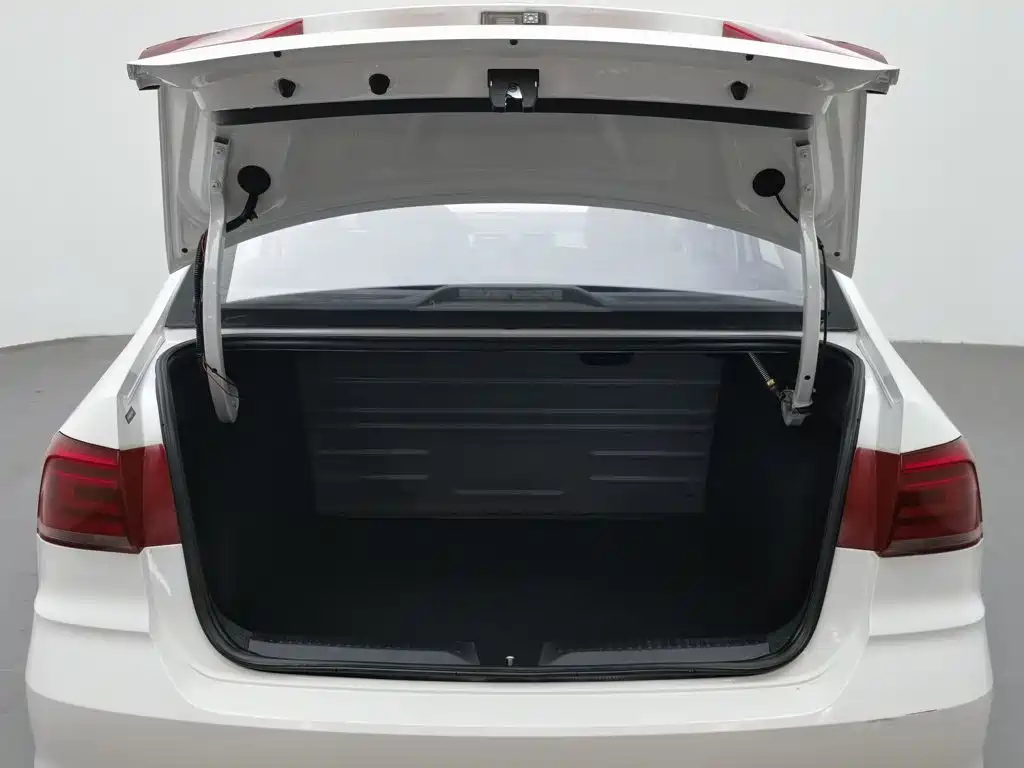 Volkswagen Santana — миниатюра 16