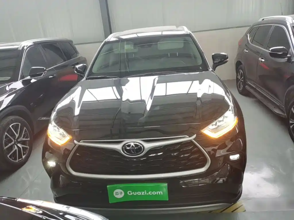 Toyota Highlander 2024 2.5L Luxury 7 мест