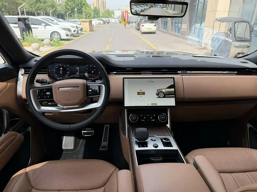 Land Rover Range Rover 2023 3.0 L6 400PS мест Long Wheelbase