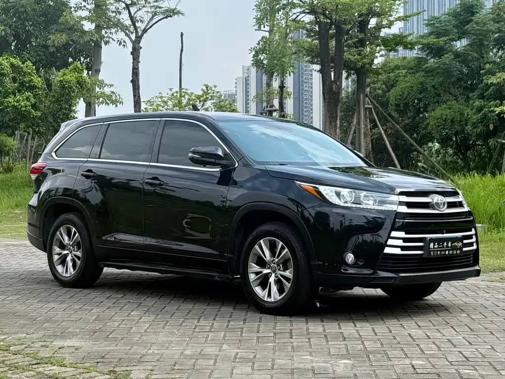 Toyota Highlander 2021 2.0T Elite 7 мест