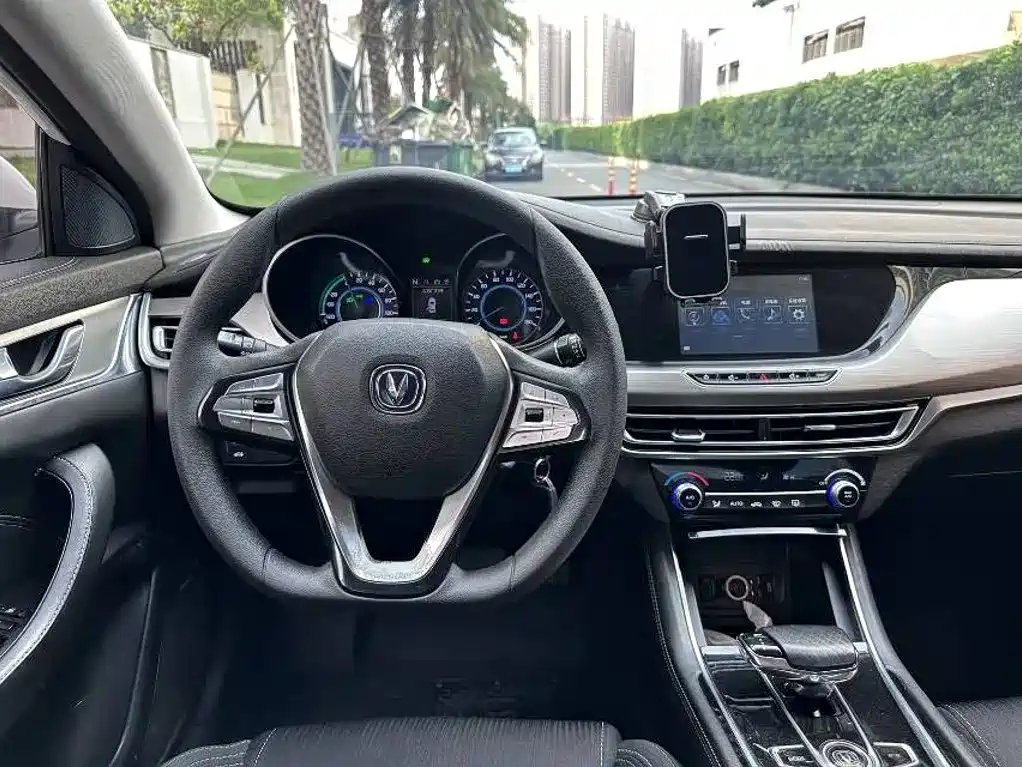 Changan Eado New Energy — миниатюра 12