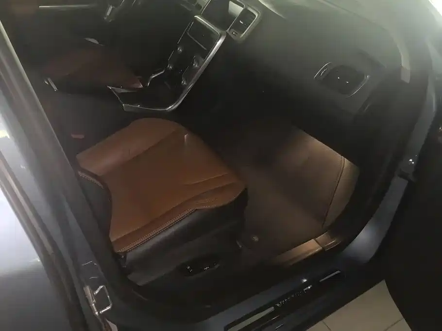 Volvo V60 — миниатюра 8