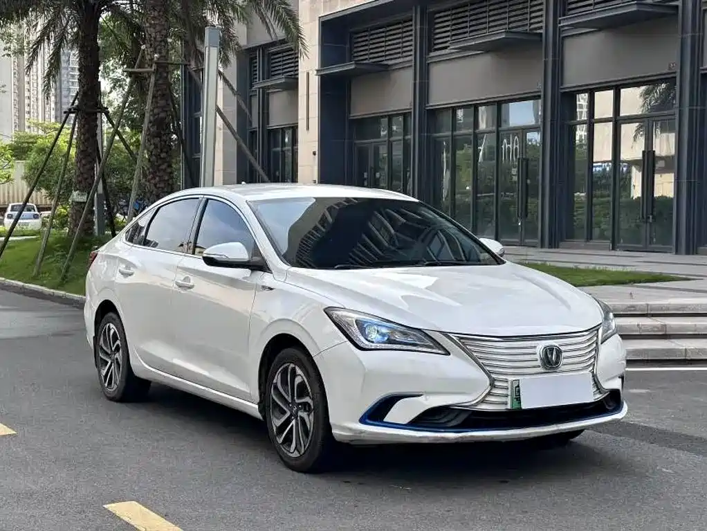 Changan Eado New Energy — миниатюра 3