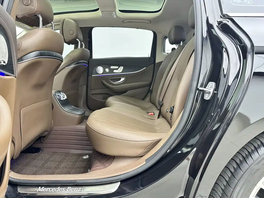 Mercedes-Benz E-Class — миниатюра 14