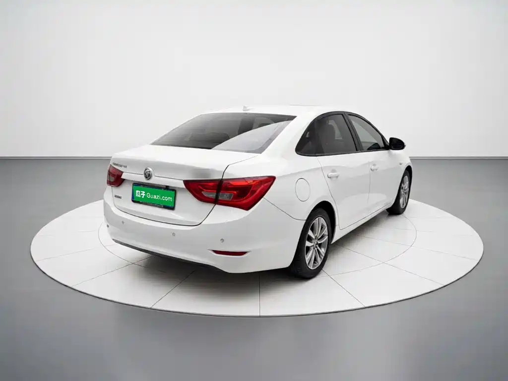 Buick Excelle — миниатюра 6