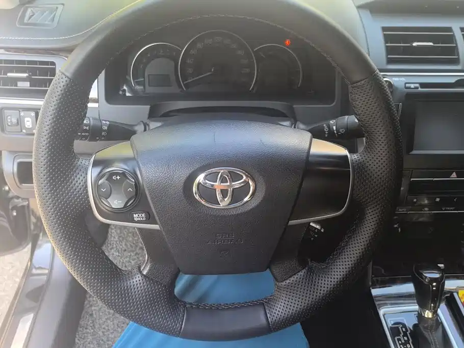 Toyota Camry — миниатюра 15